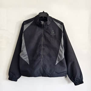 Conjunto corto de dos piezas con cortavientos para hombre, estilo moderno, ideal para el gimnasio, entrenamiento y uso diario. - Product Image 3