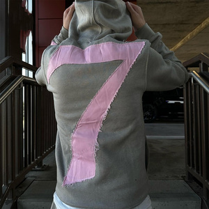 Ensemble streetwear tendance : sweat à capuche en coton délavé et vieilli, pantalon baggy oversize, broderie, impression en relief et strass - Product Image 2