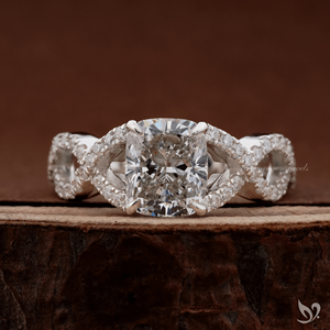 แหวนเพชรแล็บทรงยาว 2 กะรัต ทองคำขาว 10K ดีไซน์ไขว้ประดับเพชรแบบพาเว่ รับรองโดย IGI - Product Image 1