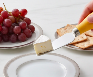 Juego de 3 Cuchillos para Queso con Hojas de Acero Inoxidable y Mango de Plástico Amarillo, Herramientas para Cortar y Untar Queso - Product Image 4