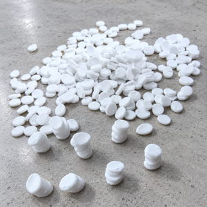 Mejor Precio, Superventas: Carbonato de Calcio en Gránulos (Masterbatch) en Formato Blanco Natural, Materia Prima para Bidones - Product Image 1