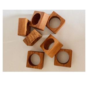 Anneaux de serviette en bois naturel faits à la main, modernes, luxueux, écologiques, durables, taille et logo personnalisables, décoration de table de mariage - Product Image 1