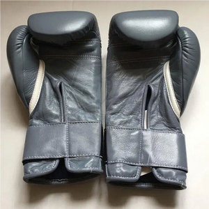 Guantes de Boxeo de Cuero de Primera Calidad con Correa de Muñeca Ajustable y Cierre de Gancho y Bucle para Combate Profesional Unisex - Product Image 4