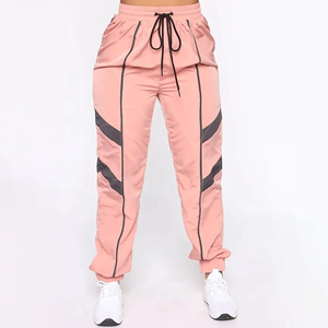 Conjunto de Chándal Cortavientos Ligero con Capucha para Mujer, Estilo Urbano, Color Sólido, Hecho a Medida, Venta al por Mayor - Product Image 6