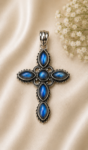 Colgante de cruz de plata con labradorita y piedra lunar – Collar con gema tallada en marquesa, plata de ley 925, joyería gótica bohemia hecha a mano - Product Image 2