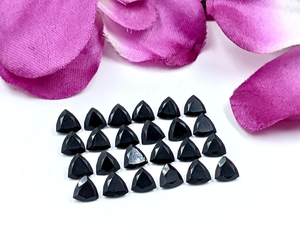 พลอยสปิเนลสีดำคุณภาพ AAA ทรงทริลเลียนเหลี่ยมเพชรพลอย ขนาด 6*6 มม. พลอยธรรมชาติ 100% สำหรับทำเครื่องประดับ ราคาขายส่ง - Product Image 3