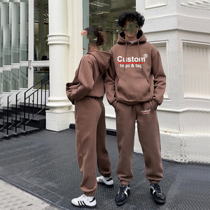 ชุดเซ็ตแทรคสูทพิมพ์ลายแบบมีฮู้ด 2 ชิ้น รุ่นยูนิเซ็กซ์ ปี 2026 เสื้อฮู้ดแบบสวมหัวและกางเกงจ็อกเกอร์ทรงหลวมสำหรับผู้ชายและผู้หญิง รับผลิตแบบ OEM - Product Image 3