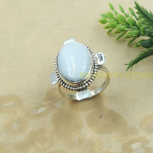 Anillo de ópalo azul natural hecho a mano en plata de ley 925 con cabujón ovalado, joya llamativa con piedra preciosa, diseño único para mujer, regalo unisex. - Product Image 6