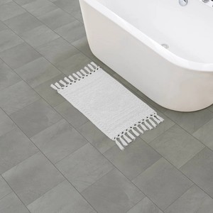 Tapis de bain rectangulaire en coton blanc, antidérapant, style scandinave, bordure tissée à pompons, lavable en machine, pour usage domestique - Product Image 4