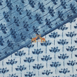 Tissu 100% coton imprimé à la main au bloc, motif floral lotus indigo, artisanal, traditionnel, écologique et respirant - Product Image 2