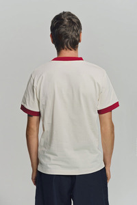 เสื้อยืดคอตตอนสีขาวน้ำหนักเบา แต่งขอบสีแดง แขนสั้น สำหรับผู้ชาย เสื้อยืดลำลอง เย็บทนทาน ผลิตในปากีสถาน - Product Image 2