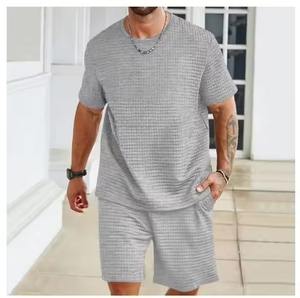 Ensemble deux pièces d'été personnalisé pour homme : T-shirt et short de couleur unie pour adulte – Fabricant de vêtements - Product Image 2