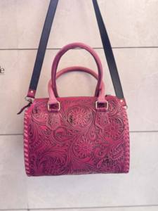 Sac à main Speedy en cuir sculpté à la main, style Gypsy Boho, fait main, couleur rose, élégant, multi-usages, vente en gros - Product Image 3