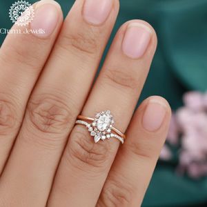 Anillo de Compromiso de Plata con Moissanita Corte Cojín Charm Jewels, Engaste de Oro Rosa con Diseño Floral, Certificado IGI, Romántico para Mujer - Product Image 3
