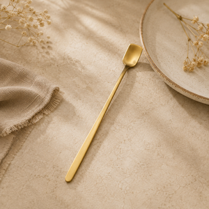 Cuillère à dessert de luxe dorée, agitateur à café minimaliste, design élégant de couverts à long manche - Product Image 1