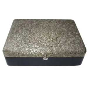 Coffret à bijoux antique en métal argenté gaufré, avec dessus sculpté floral Paisley, base rectangulaire en bois, boîte de rangement à couvercle pour souvenirs - Product Image 1