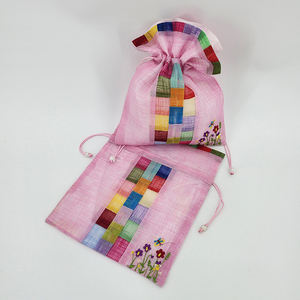 [Goyu] Pochette traditionnelle coréenne en patchwork avec cordon de serrage, sac cadeau brodé pour bijoux et souvenirs - Product Image 2