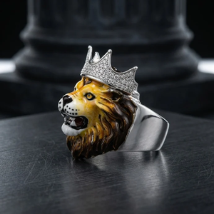 Bague Lion Couronné Plaqué Argent avec Couronne Pavée et Visage Émaillé Peint à la Main, Bijou Tendance pour Homme - Product Image 3