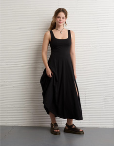 Vestido Tubo de Terciopelo Vintage Europeo-Americano Negro Ajustado Sin Espalda Sin Mangas con Fruncidos Cintura Alta Cuello Cuadrado Antiestático - Product Image 1