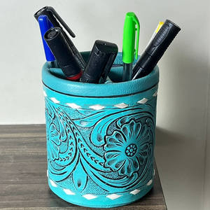 March Expo Panier à pinceaux de maquillage en cuir de vachette gravé à la main avec logo personnalisé, support de bureau portable pour stylos et crayons - Product Image 4