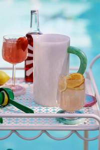 Carafe Moderne de Luxe 100% Résine avec Poignée, Technique Polie, Écologique et Durable, Forme Circulaire pour l'Eau, le Thé et les Occasions Festives - Product Image 3