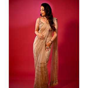 Sari en mousseline de soie de créateur pour les fêtes, avec broderie de sequins pour les occasions formelles - Product Image 2