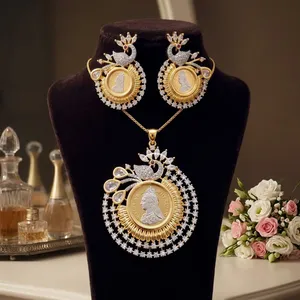 Élégant à la mode or et blanc finition Designer pendentif ensemble avec boucles d'oreilles AD pierres chercher pour les fêtes de mariage porter pour les femmes - Product Image 1