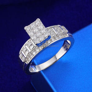 Bague de mode en argent sterling 925 de qualité supérieure avec diamant Moissanite, design moderne à accent carré pour les grossistes en bijoux - Product Image 1