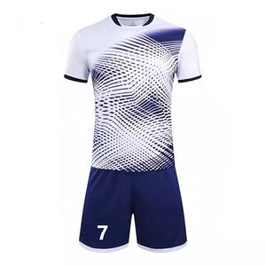 Parches personalizados, uniforme de fútbol de secado rápido, camisetas de fútbol de sublimación completa, conjunto de ropa de fútbol para adultos, servicio OEM para tallas grandes - Product Image 3