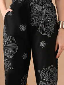 <b>Women</b> Black Cotton <b>Kurta</b> Set V-Neck White Floral Digital Print Embroidery Regular Fit Casual Ethnic Wear Knee-Length - Product Image 5