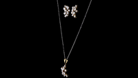 Pendentif en diamant de laboratoire en forme de poire, plaqué or 14 carats et rhodium, avec boucles d'oreilles assorties |   Bijoux de mariage et de fête au design en cluster