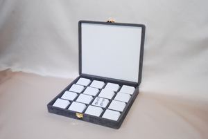 กล่องเก็บสร้อยคอแบบญี่ปุ่นพิมพ์ลายทรงสี่เหลี่ยมผืนผ้า 16 ช่อง พร้อมขอบโค้งมน ทำจากกระดาษกำมะหยี่ ขนาด 243x213x50 มม. - Product Image 4