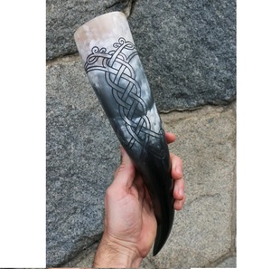 Cuerno Vikingo Tradicional con Tema Animal, Pulido a Mano, Material Orgánico Ecológico, Soporte para Cuerno de Beber, Tacto Real - Product Image 2