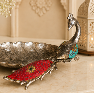 Bol décoratif artisanal en argent plaqué, en forme de paon, avec incrustation de pierres, plateau de service en métal, décoration de table, centre de table pour la maison - Product Image 1