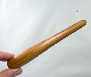 Rodillo de Madera Marrón Tradicional Tailandés para Relajación de Pies y Piernas, Palo de Masaje Fascial, Herramienta Manual con Control Remoto Inalámbrico, Masajeador de Pies - Product Image 3