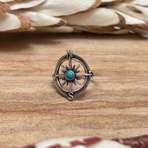 แหวนรูปดาวพร้อมเข็มทิศ ดีไซน์แบบชาติพันธุ์ ชุบทอง 18K สำหรับผู้หญิง ผิวสีเงินออกซิไดซ์ ประดับด้วยเทอร์ควอยซ์ ลายเข็มทิศ เหมาะสำหรับงานปาร์ตี้ ขายส่ง - Product Image 3