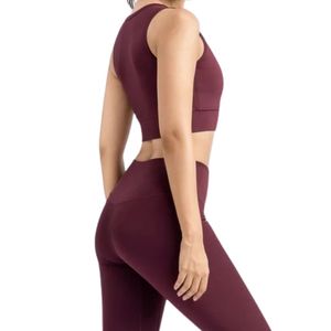 Soutien-gorge de sport pour femme bordeaux, haut court sans manches, ajusté, pour la gym, le yoga, l'entraînement, le fitness et les loisirs - Product Image 2