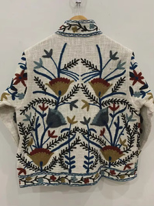 Chaqueta Bomber Suzani Tejida a Mano en Jaipur, India, Bordado a Mano, 100% Algodón, Estilo Étnico Bohemio, Venta al Por Mayor - Product Image 2