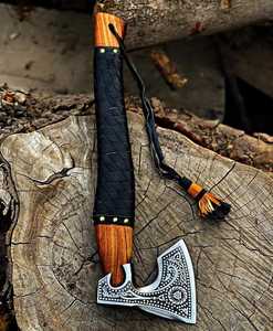 Hacha Vikinga Hecha a Mano Personalizada para Regalo de Padrinos de Boda, Hoja de Acero con Alto Contenido de Carbono, Mango de Madera de Fresno Envuelto en Cuero, Forjada a Mano, para Camping THEWIZ - Product Image 3