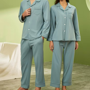ชุดนอนผ้าฝ้ายแบบคลาสสิกใส่สบายสำหรับผู้หญิงและผู้ชาย ชุด 2 ชิ้น - Product Image 4