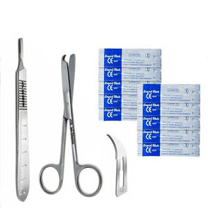 Tijeras de Sutura Manuales Profesionales de 4.5 Pulgadas con Mango de Bisturí # Kit de Cirugía Menor con 3 Cuchillas Quirúrgicas de Acero Inoxidable - Product Image 1