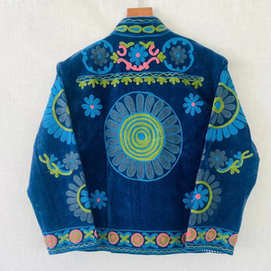 Veste bomber en velours Suzani faite à la main, broderie florale colorée, réversible, style bohème vintage, automne-hiver pour femmes - Product Image 2