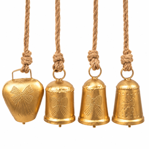 Campanas de metal dorado perforadas con motivos geométricos de ramas, bordes de base enrollados y lazos de suspensión rústicos de cáñamo - Product Image 3