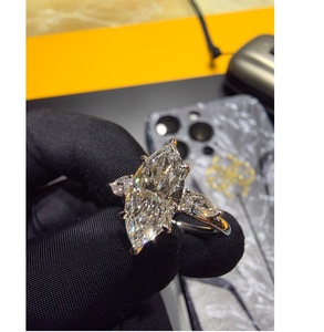 Anillo de Diamantes de Platino Elegante y de Primera Calidad, Joyería Elegante para Bodas, Compromisos, Fiestas y Celebraciones - Product Image 6