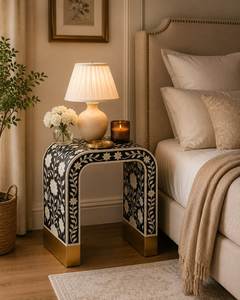 Mesa de Noche de Alta Calidad con Incrustaciones de Hueso, Superficie Decorativa y Colección de Muebles de Lujo para el Hogar - Product Image 1