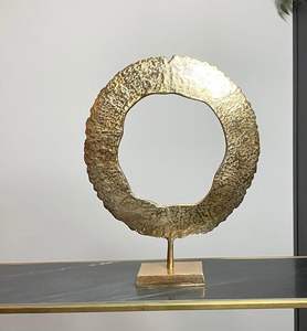 Objets décoratifs en métal modernes, sculptures adaptées aux espaces intérieurs minimalistes et aux étagères de présentation - Product Image 1