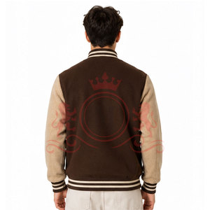 Chaqueta Letterman Nueva en Color Beige Marrón, Tela Suave, Cierre de Botones a Presión, Cuello Acanalado, Cómoda para Uso Diario - Product Image 4
