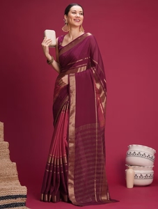 Sari Tradicional de Seda Mysore para Mujer, Tejido a Mano con Diseño Pintado y Blusa sin Coser - Product Image 3