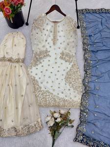 Ensemble de kurta brodé crème traditionnel indien pakistanais pour femmes avec dupatta bleu, tenue ethnique longueur cheville - Product Image 3