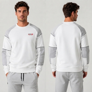 เสื้อสเวตเชิ้ตพรีเมียมสำหรับผู้ชาย ผลิตจากผ้าเนื้อนุ่ม ระบายอากาศได้ดี ให้ความสบายตลอดวัน อบอุ่น และมีสไตล์ทันสมัย เหมาะสำหรับสวมใส่ในชีวิตประจำวัน - Product Image 3